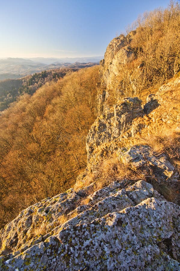 Pohľad zo skál Sitna na Štiavnických vrchoch