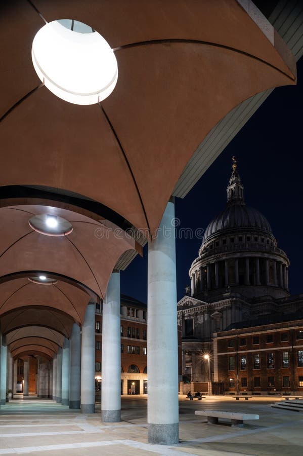 St. Pauls at Night stock photo. Image of travel, offices - 4397702