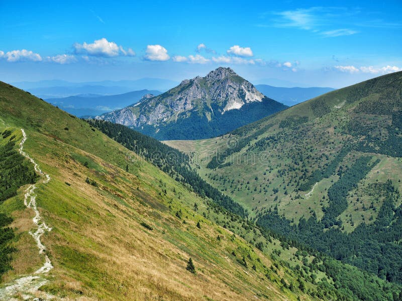 Kamenistý vrch Veľký Rozsutec v Národnom parku Malá Fatra. Slovensko, august 2018