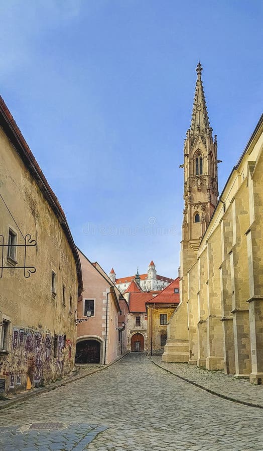 Pohľad na ulicu starého mesta Bratislavy, Slovensko