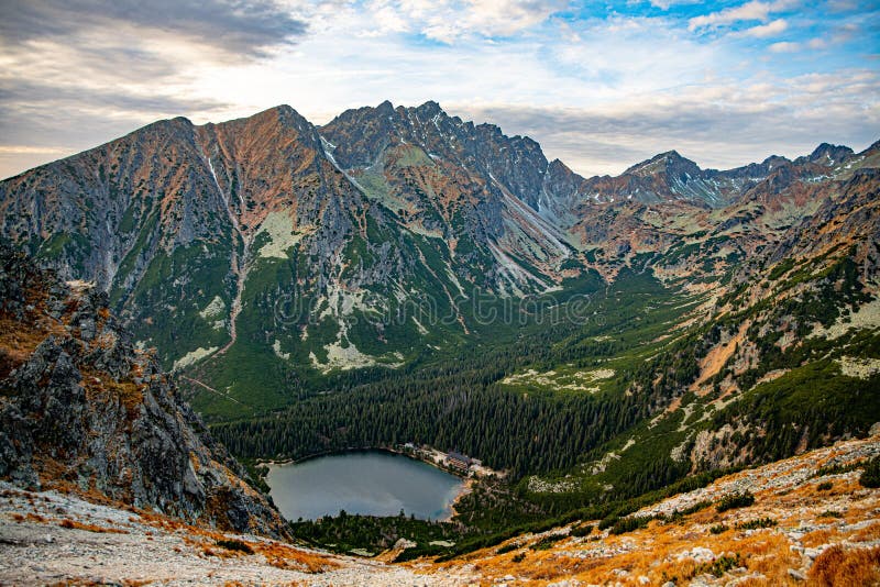 Výhled na slovenské Vysoké Tatry a Popradské Pleso