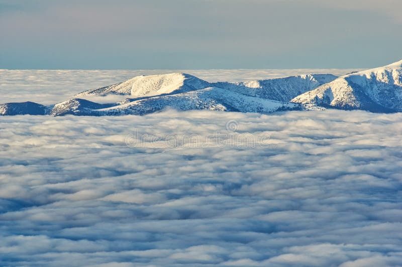 Pohled na Nízké Tatry ze Slavkovského štítu