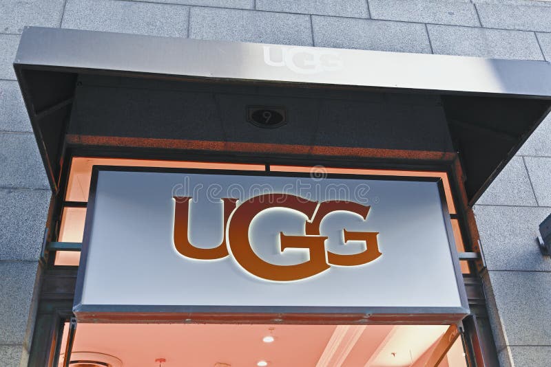 ugg store downtown
