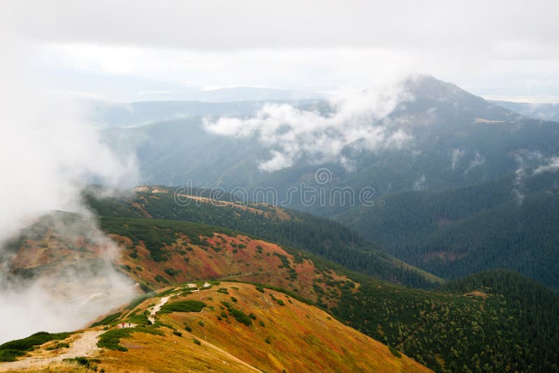 Pohľad z Volovca na Tatry