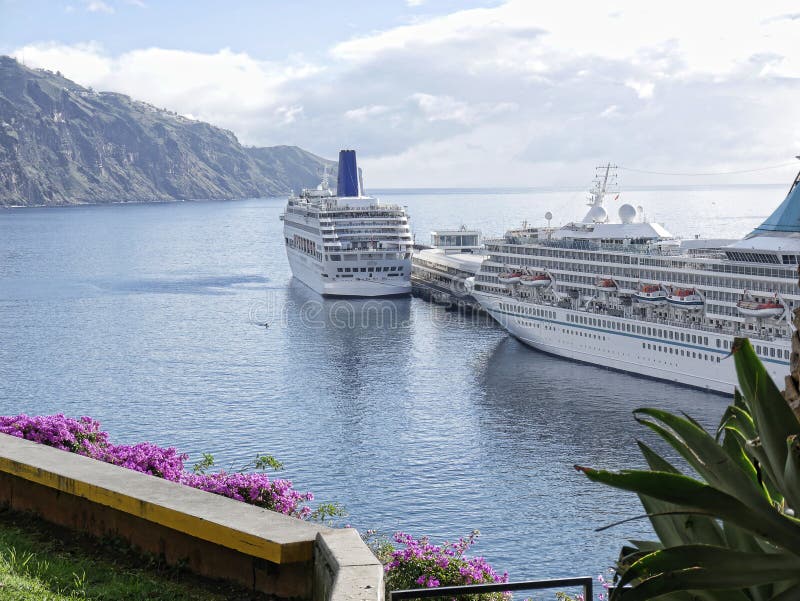 cruise ships in funchal in march