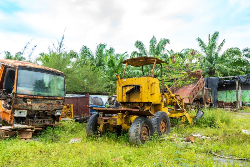 Views from the Multiple Kind of Vehicles Broken Down with the Plants