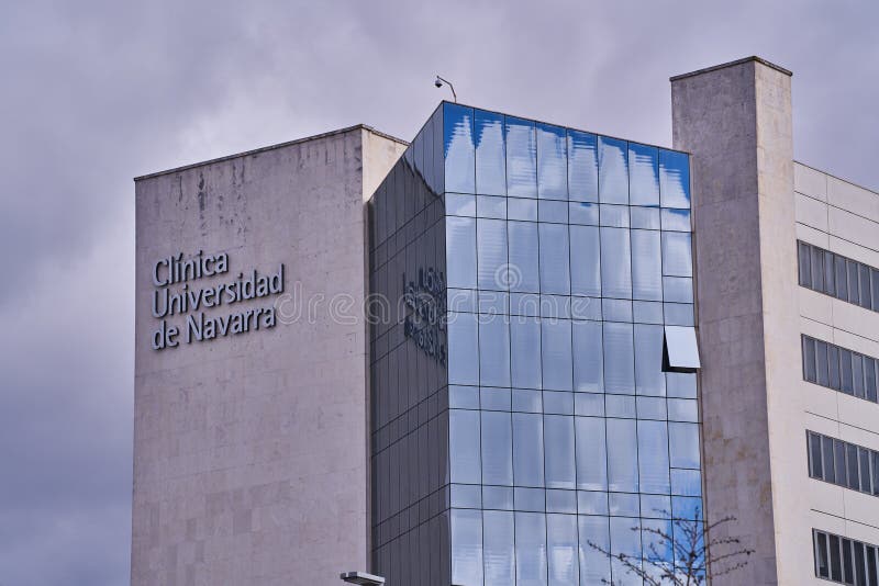 Views of the University Clinic of Navarra in the hospital area