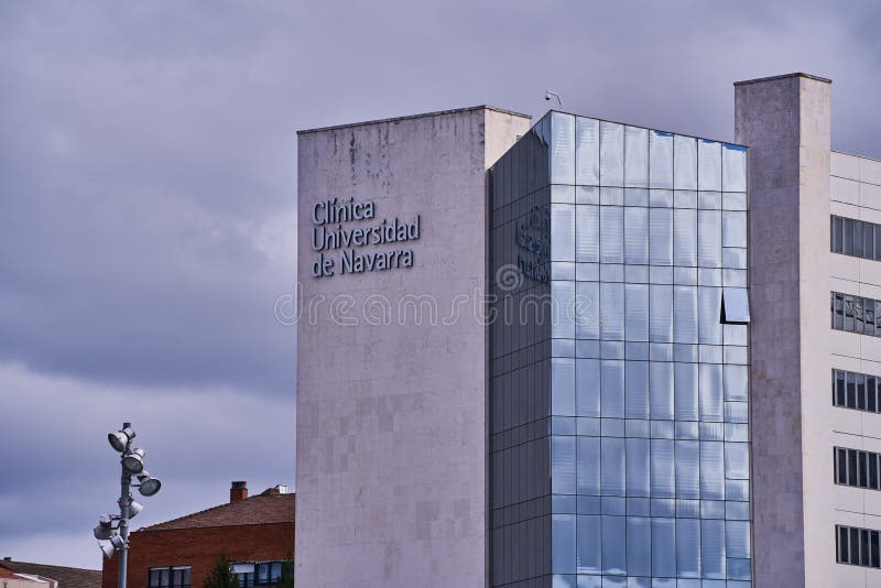 Views of the University Clinic of Navarra in the hospital area