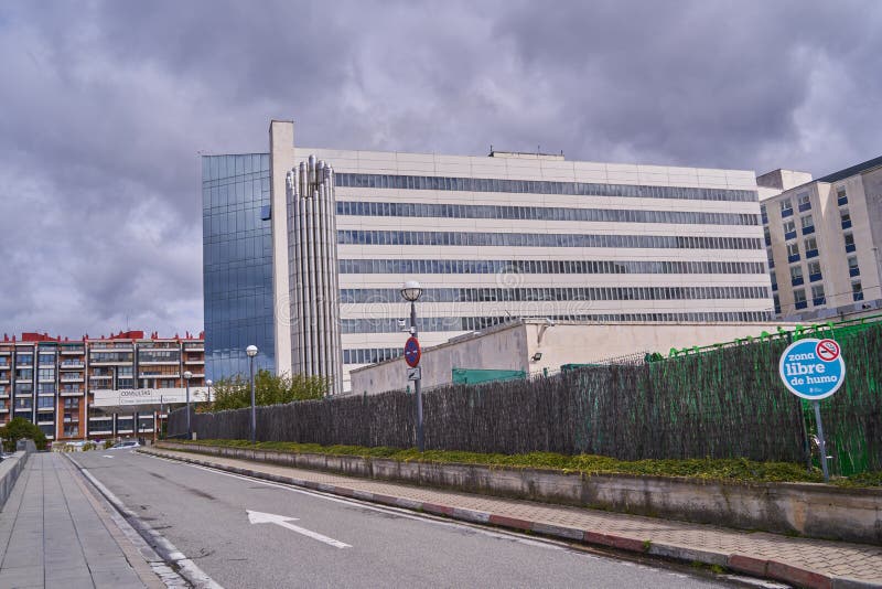 Views of the University Clinic of Navarra in the hospital area