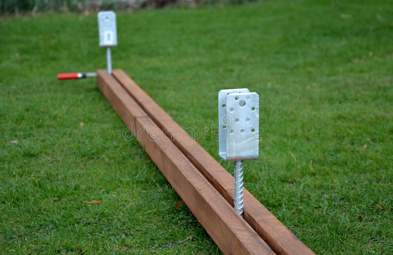 Vigas Conectadas Por Tornillos En Forma De V. Futuro Techo De La