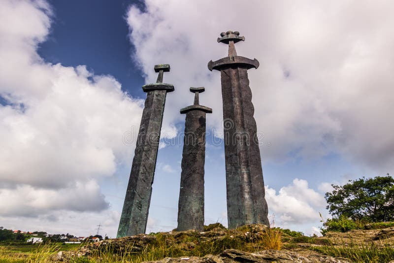 Viking Monument, Norvège image stock. Image du honneur 71714895