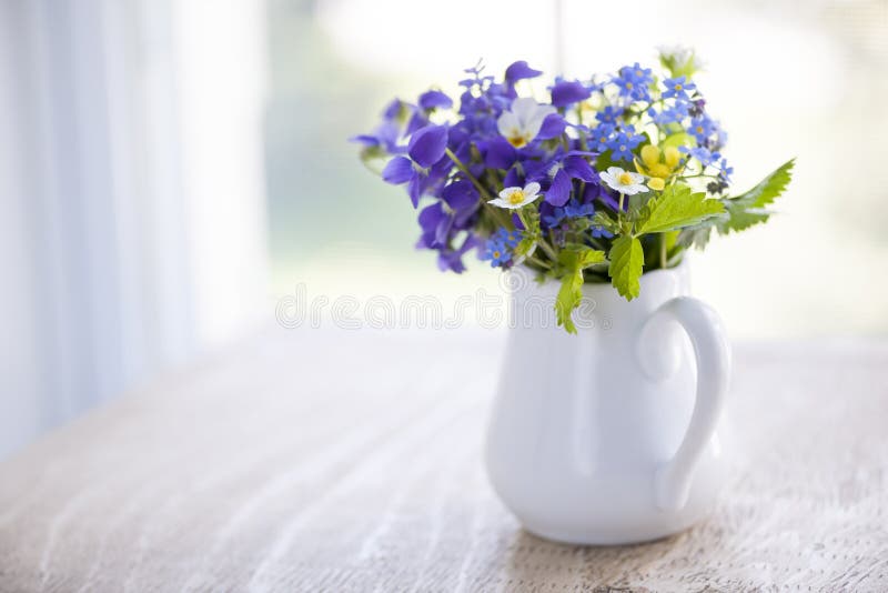 Vildblommabukett fotografering för bildbyråer Vildblommabukett fotografering för bildbyråer