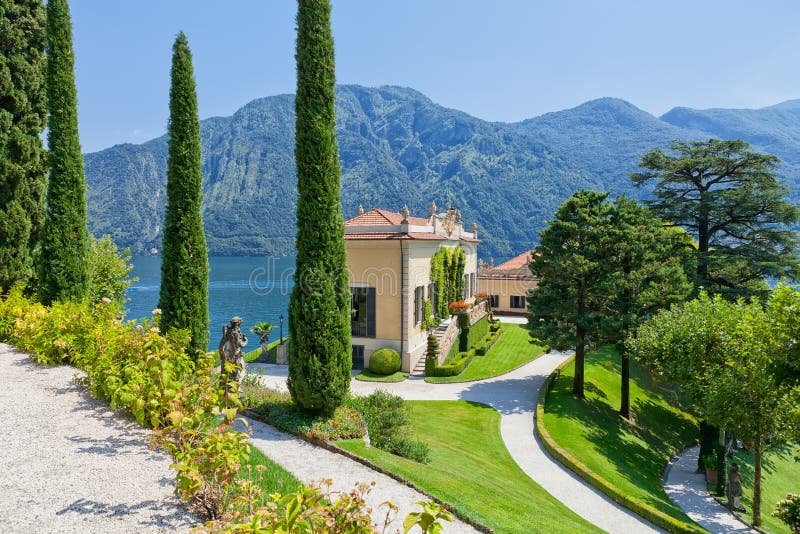 Villa del Balbianello en el lago Como, Lenno, Lombardia, Italia fotografía de archivo Villa del Balbianello en el lago Como, Lenno, Lombardia, Italia fotografía de archivo