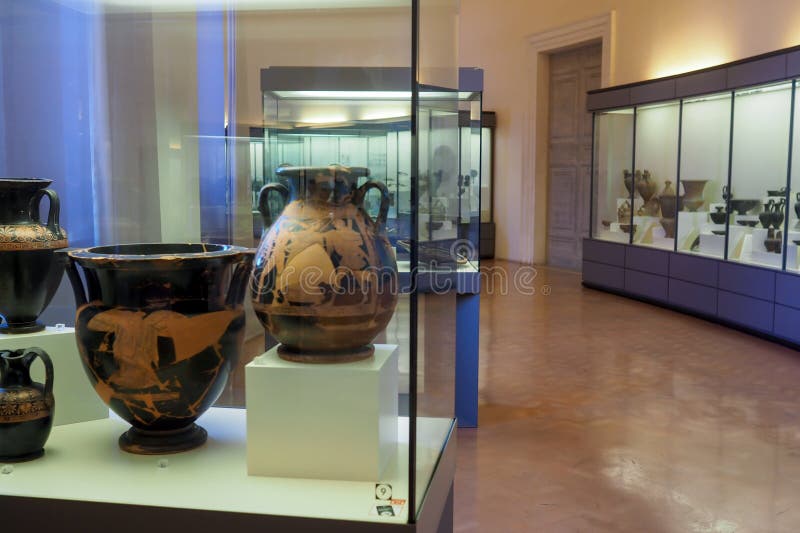 The Castellani collection in the first floor of the National Etruscan Museum of Villa Giulia in Rome, Italy. The collection of the important family of Roman goldsmiths dates from the 19th century and spaces from Etruscan ceramic, bronze, jewelry. Created in 1899, the Etruscan Museum of Villa Giulia houses works from pre-Roman Italian antiquity, especially from the Etruscan world. Among the museum’s most valuable objects are a sarcophagus from the year 520 BC, as well as several terracotta figures such as the Apollo of Veii and the image of Hercules and Apollo vying for the deer, both from 510 BC. The museum also presents a great collection of precious objects from antiquity to the 19th century. The Castellani collection in the first floor of the National Etruscan Museum of Villa Giulia in Rome, Italy. The collection of the important family of Roman goldsmiths dates from the 19th century and spaces from Etruscan ceramic, bronze, jewelry. Created in 1899, the Etruscan Museum of Villa Giulia houses works from pre-Roman Italian antiquity, especially from the Etruscan world. Among the museum’s most valuable objects are a sarcophagus from the year 520 BC, as well as several terracotta figures such as the Apollo of Veii and the image of Hercules and Apollo vying for the deer, both from 510 BC. The museum also presents a great collection of precious objects from antiquity to the 19th century.