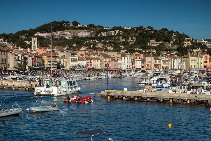 Cassis harbour editorial image. Image of envinroment - 137671395