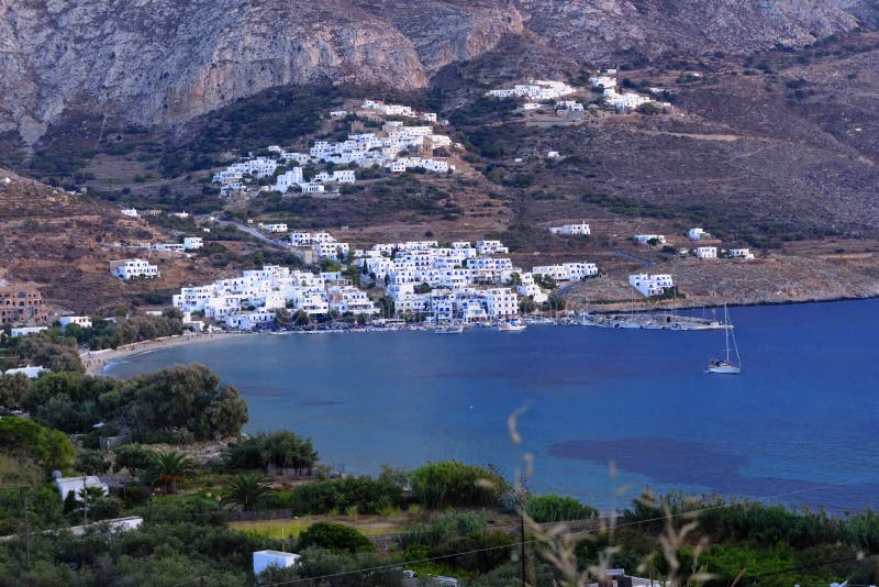 Village d'Aegiali sur l'île d'Amorgos images stock Village d'Aegiali sur l'île d'Amorgos images stock