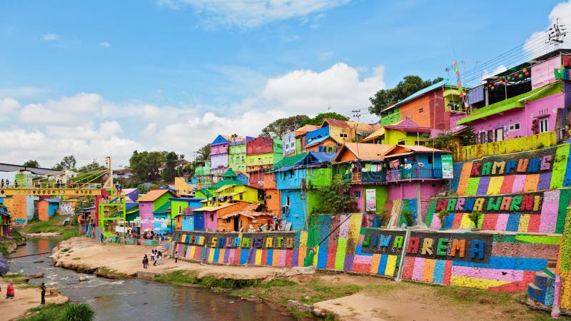 Village de Jodipan Kampung Warna Warni avec les maisons colorées peintes image libre de droits Village de Jodipan Kampung Warna Warni avec les maisons colorées peintes image libre de droits