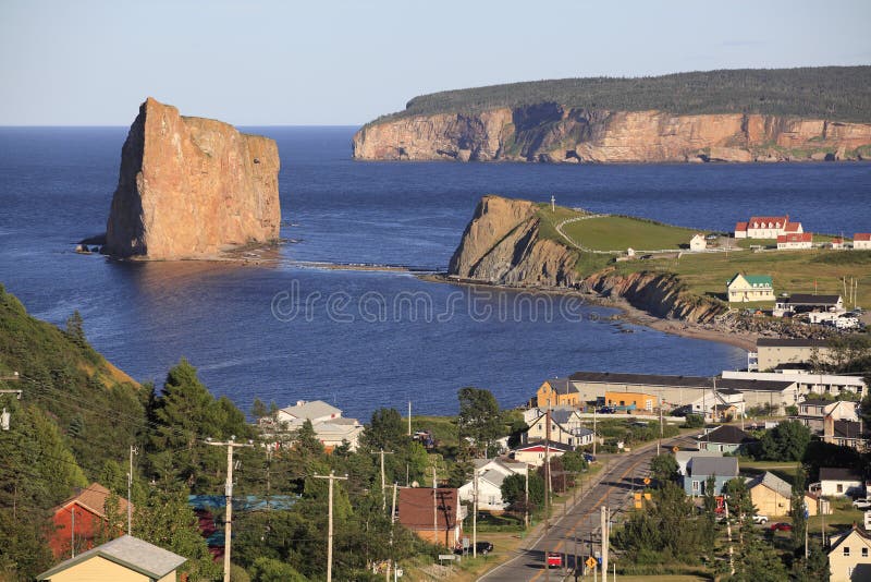 Village De Perce, Gaspesie, Québec, Canada Image stock - Image du voie