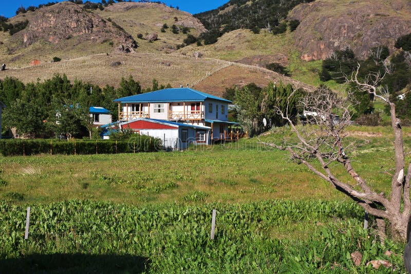 Village el chalten en patagonia close fitz roy argentina