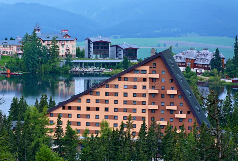 Pohľad na Hotel Patria na Štrbskom Plese