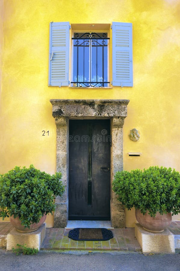 Villaggio di Mougins, riviera francese. immagini stock Villaggio di Mougins, riviera francese. immagini stock