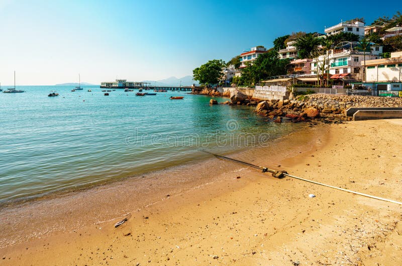 Villaggio di Yung Shue Wan sull'isola di Lamma, Hong Kong fotografia stock libera da diritti