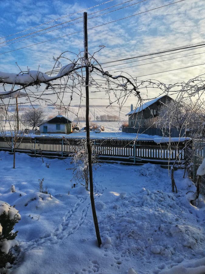 Villaggio Romania di inverno fotografie stock libere da diritti Villaggio Romania di inverno fotografie stock libere da diritti