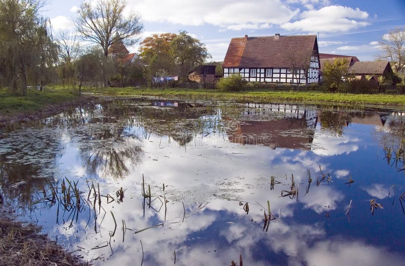 Villaggio scenico, Polonia. fotografie stock Villaggio scenico, Polonia. fotografie stock