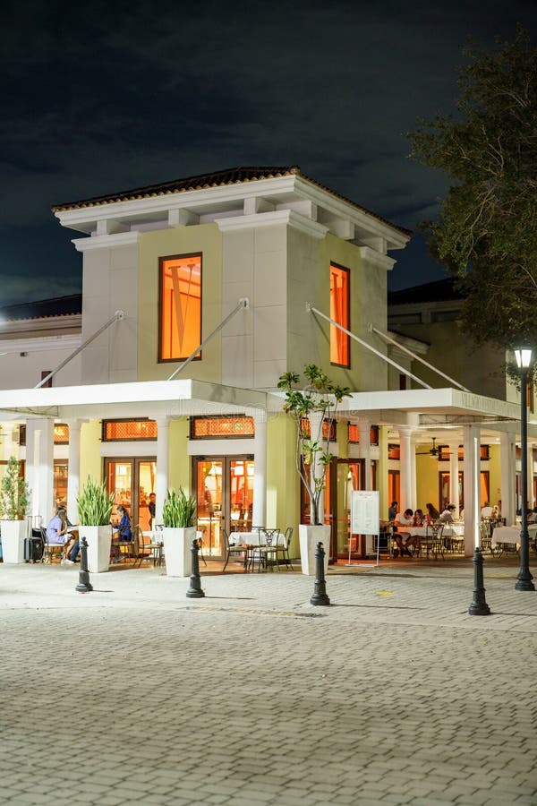 Sawgrass Mills Mall Sunrise Florida Scene Photo Editorial Photography -  Image of foodcourt, america: 153158122