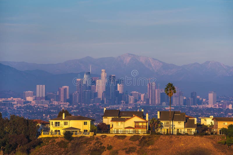 Villas De Luxe De Los Angeles En Californie Avec L Horizon De Ville A L Arriere Plan Photo Stock Image Du Luxe Outdoors 146180910