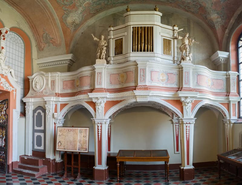 Vilnius, Lithuanie - 5 mai 2017 : organe musical à l'intérieur de chapelle d'église de St Johns photo stock Vilnius, Lithuanie - 5 mai 2017 : organe musical à l'intérieur de chapelle d'église de St Johns photo stock