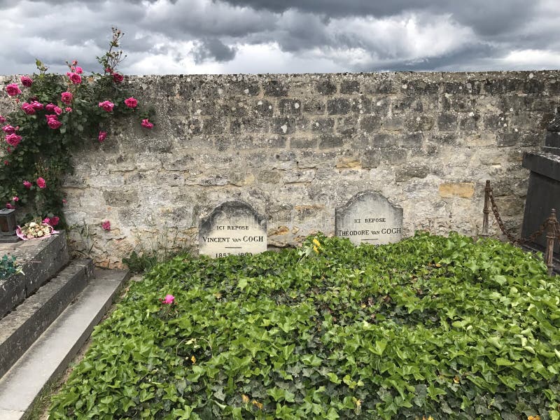 Auvers-sur-Oise Town Cemetery. Auvers-sur-Oise Town Cemetery