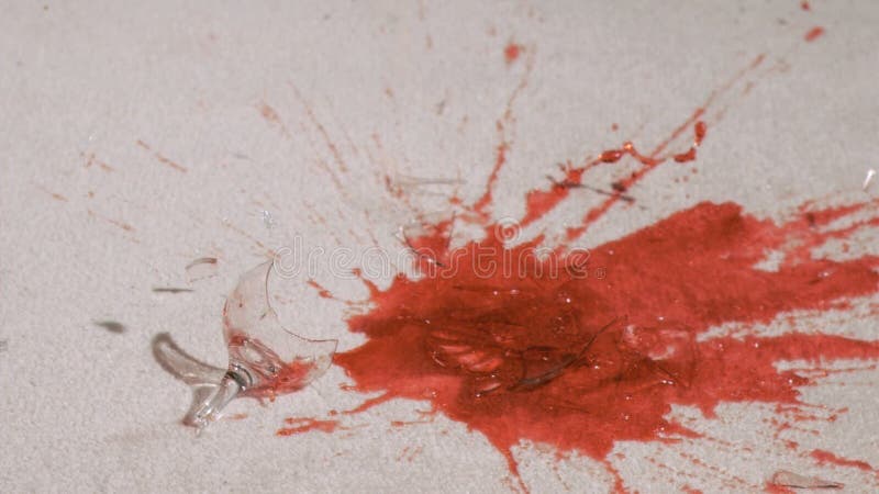 Vinho tinto em câmara super lenta a partir-se vídeos de arquivo