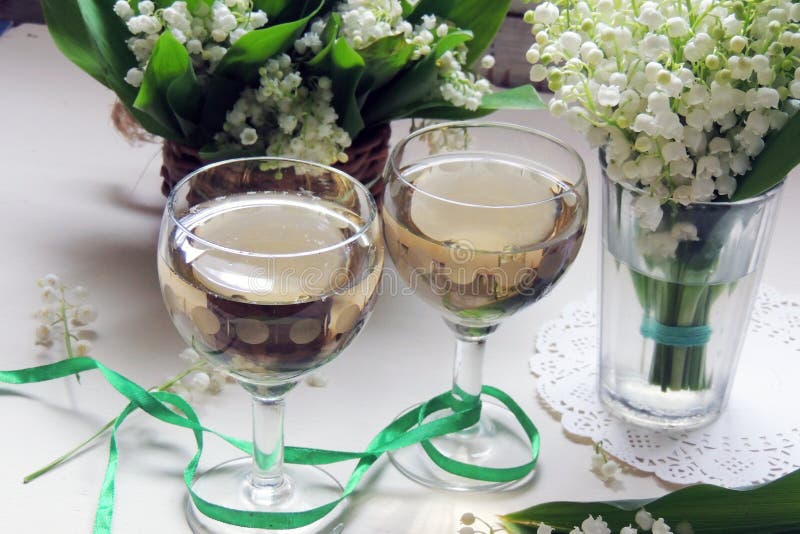 Vino bianco nel vetro immagine stock libera da diritti