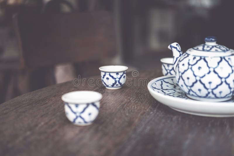 Vintage China cer?mica, porcelana chinesa, grupo de ch? imagens de stock Vintage China cer?mica, porcelana chinesa, grupo de ch? imagens de stock