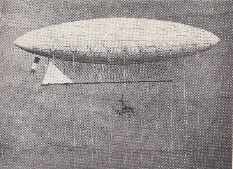 Vintage czarno-białe zdjęcie z pierwszego sterowalnego sterowalnego sterowca balonowego henri giffard.