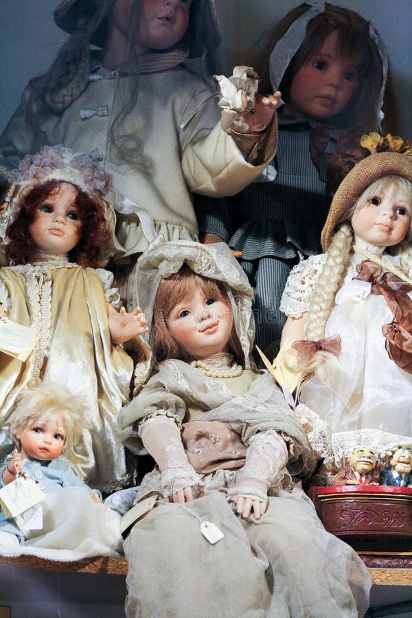 544 Vintage Porcelain Dolls Photos - Free & Royalty-Free Stock Photos ...