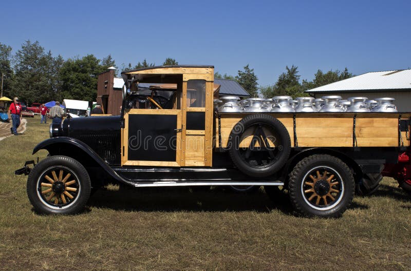 119 Vintage Milk Truck Stock Photos - Free & Royalty-Free Stock Photos from  Dreamstime