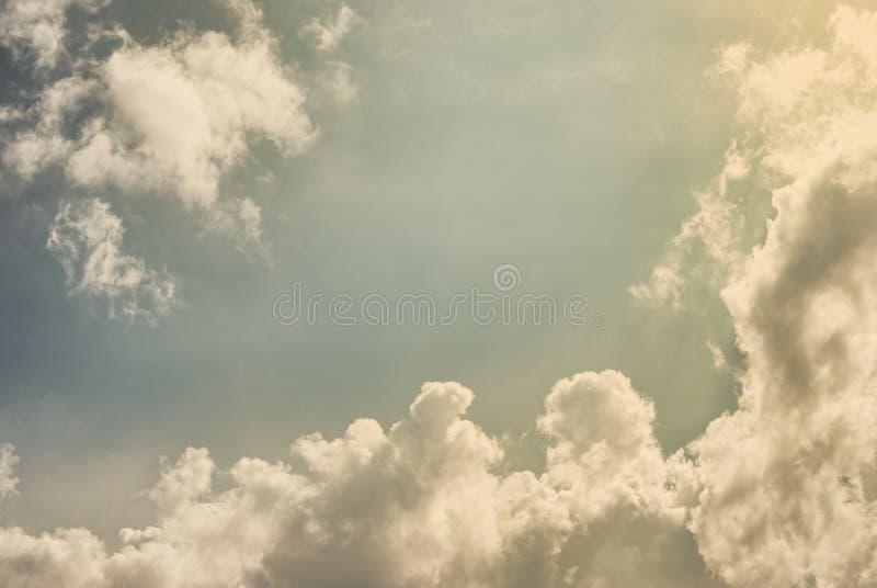 El cielo en soleado.