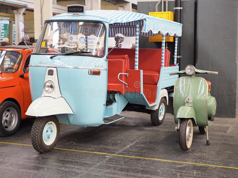 Vintage Restored Vespa Piaggio Scooter on Display Editorial Stock Image - Image of mobility, outdoors: 187694329