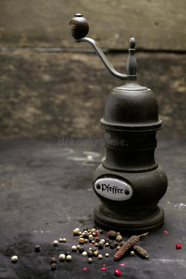 dried pepper grinder