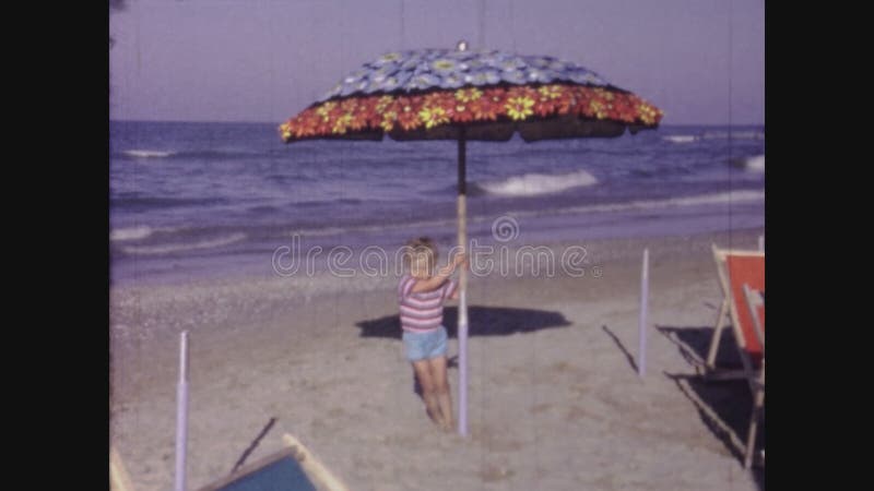 Vintage vacances plage à venise italie 1971 banque de vidéos