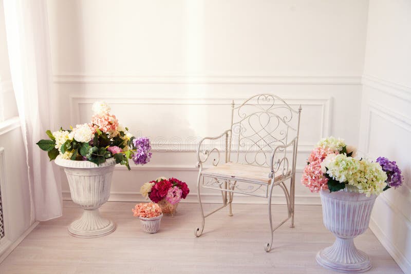 Vintage white living room royalty free stock image Vintage white living room royalty free stock image