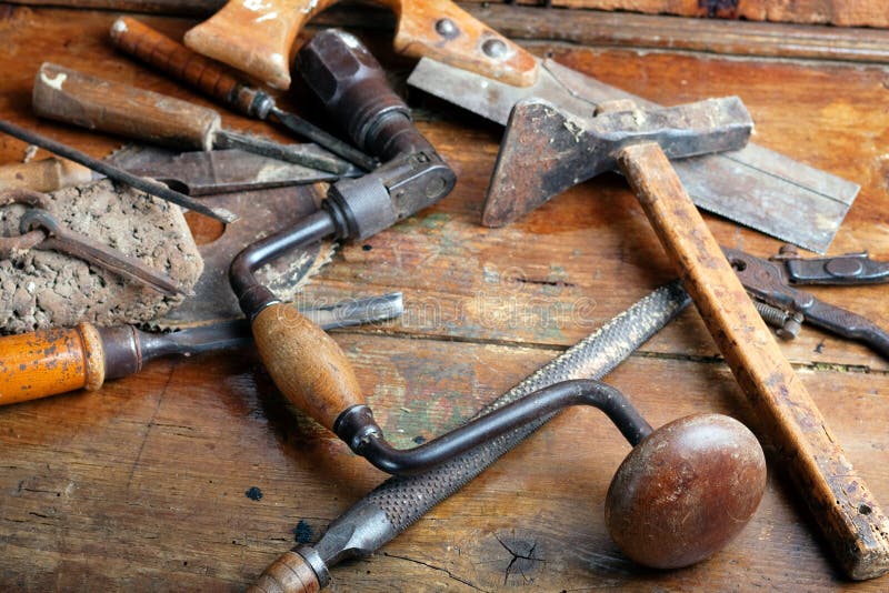 vintage-woodworking-tools-14166811.jpg