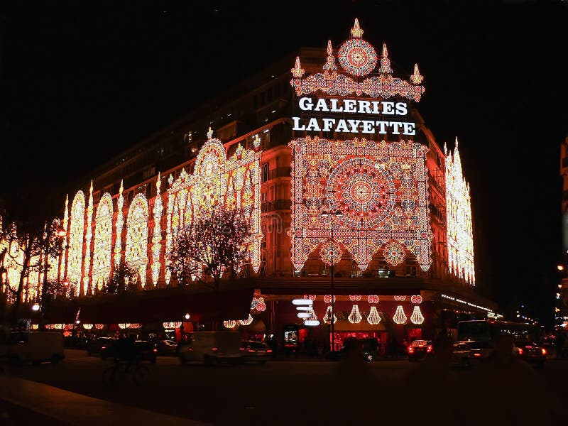 vinter för shopping för julparis säsong royaltyfri bild vinter för shopping för julparis säsong royaltyfri bild