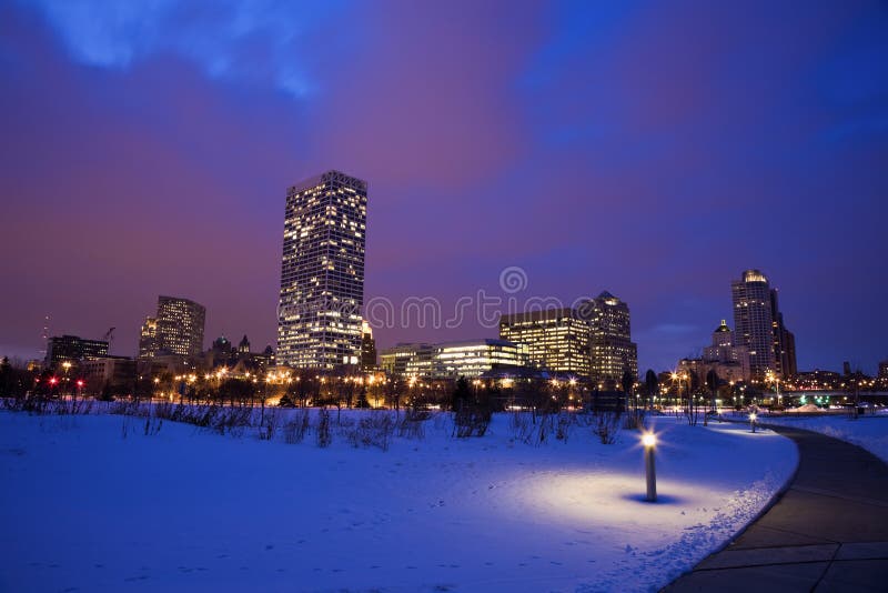 Vintersolnedgång i Milwaukee arkivbild