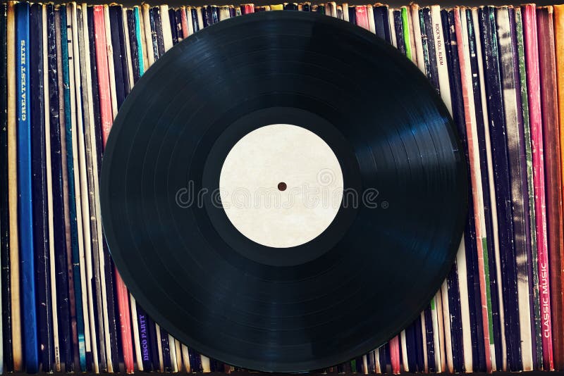 Vinylverslag met exemplaarruimte voor een inzameling van albums, uitstekend proces