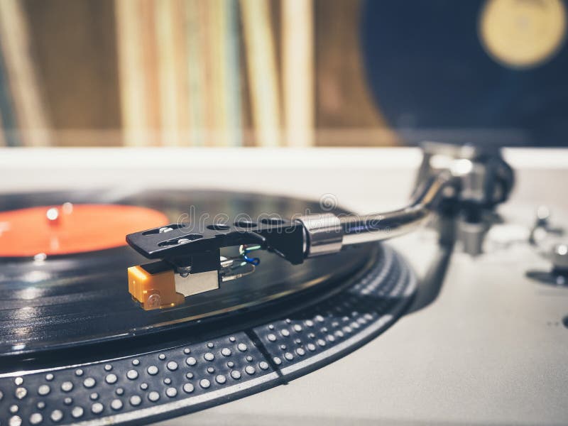 Vinylverslag op Retro de Muziekwijnoogst van de Draaischijfspeler