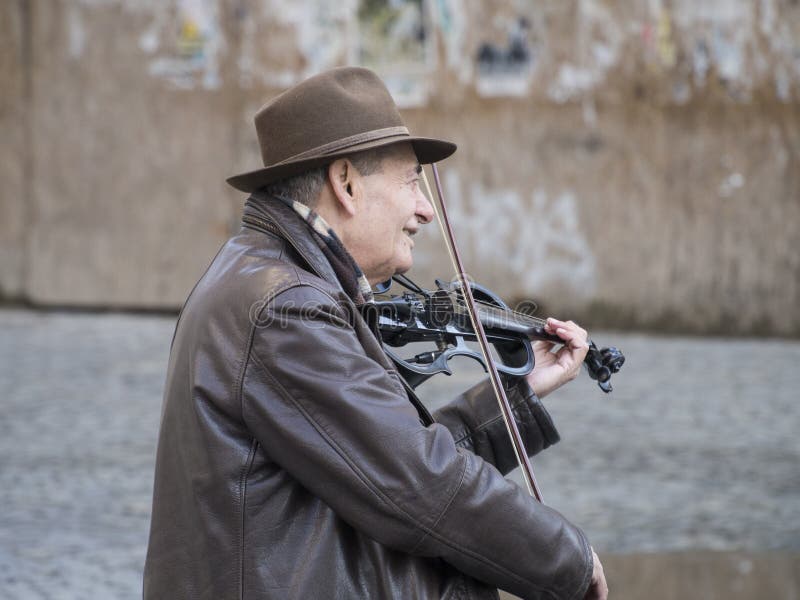 Violin busker editorial stock photo. Image of city, aged 88564053