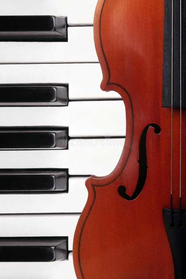 Viool en piano stock afbeelding. Image of snaar, toetsenbord - 17738653